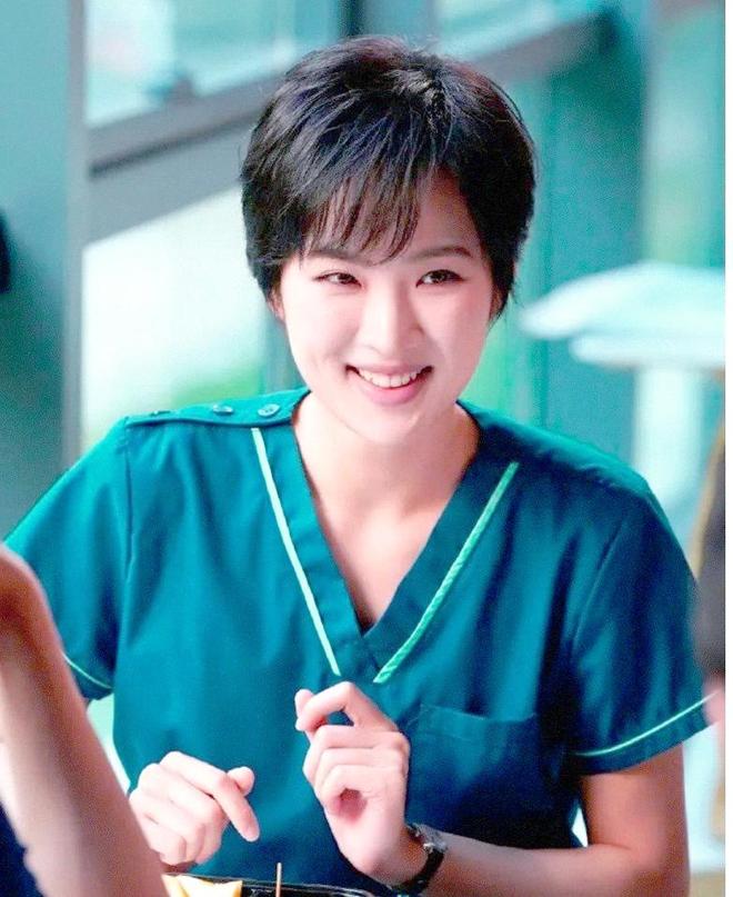 安娜sui_安娜娜吖_