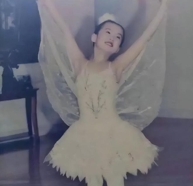 安娜sui__安娜娜吖