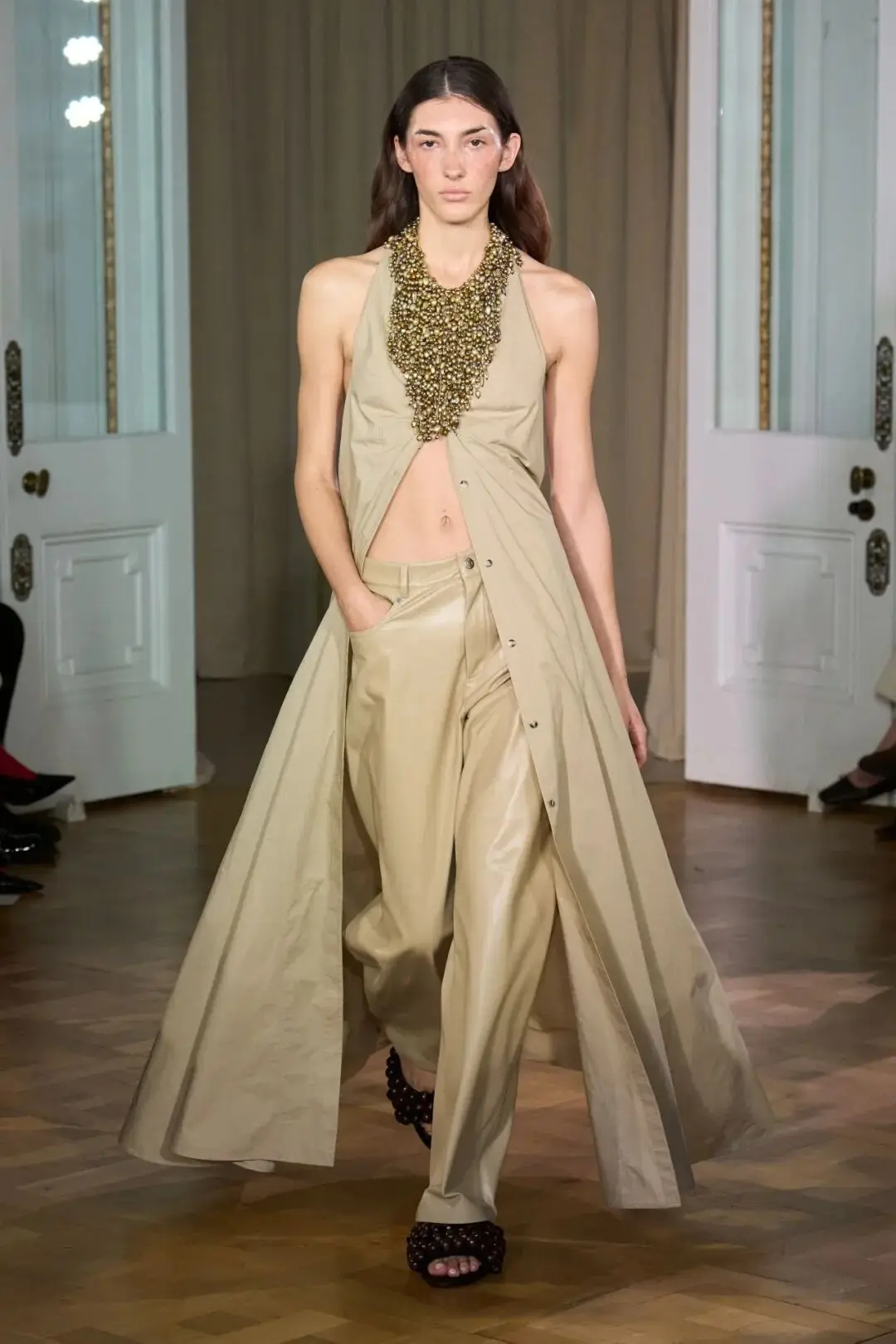 大汉集团电话号码_脸部两旁的骨头_