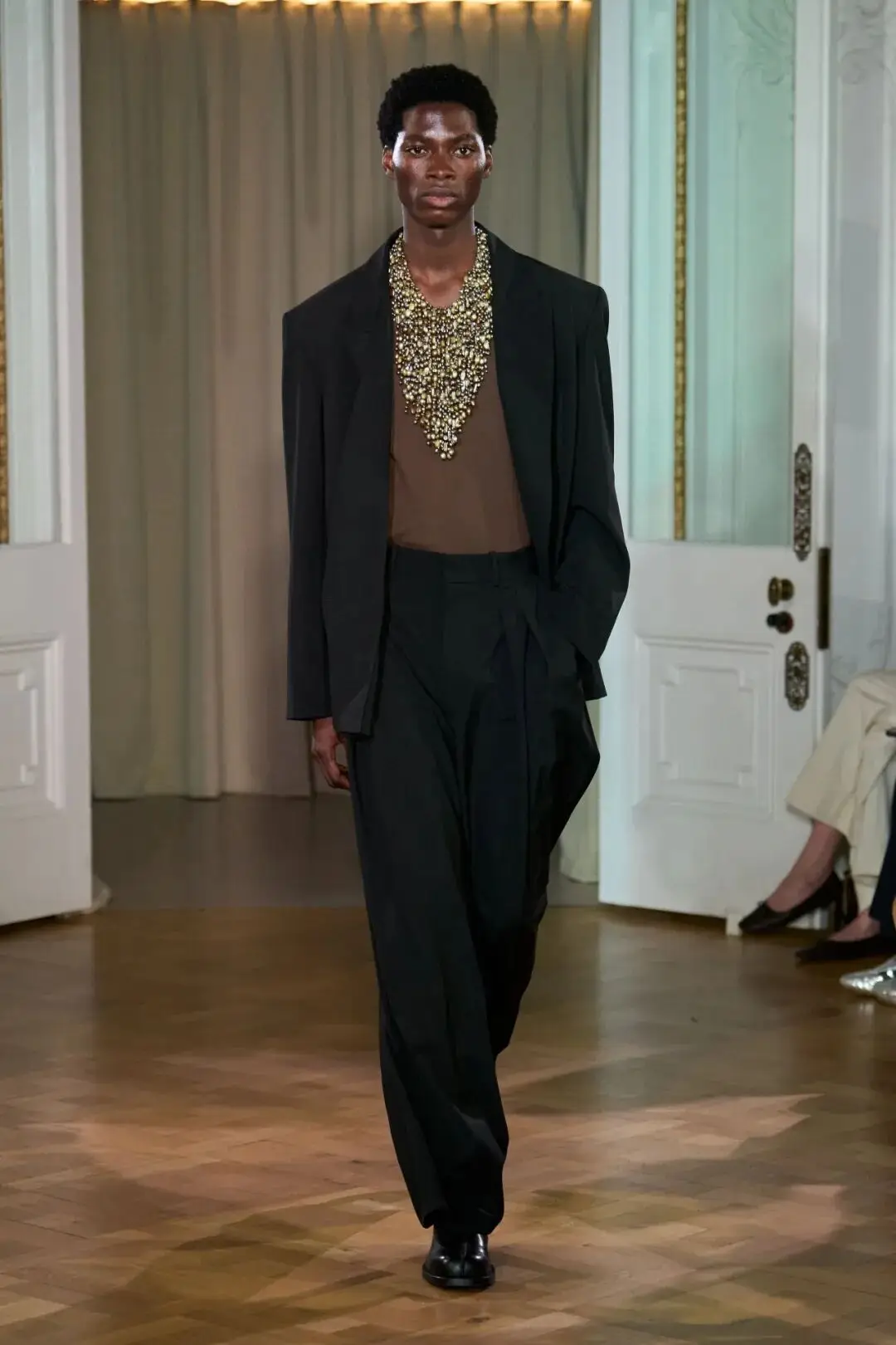 _大汉集团电话号码_脸部两旁的骨头