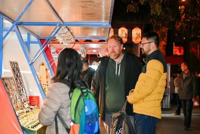 _马年首日，四川A级景区待客767万人次_马年首日，四川A级景区待客767万人次