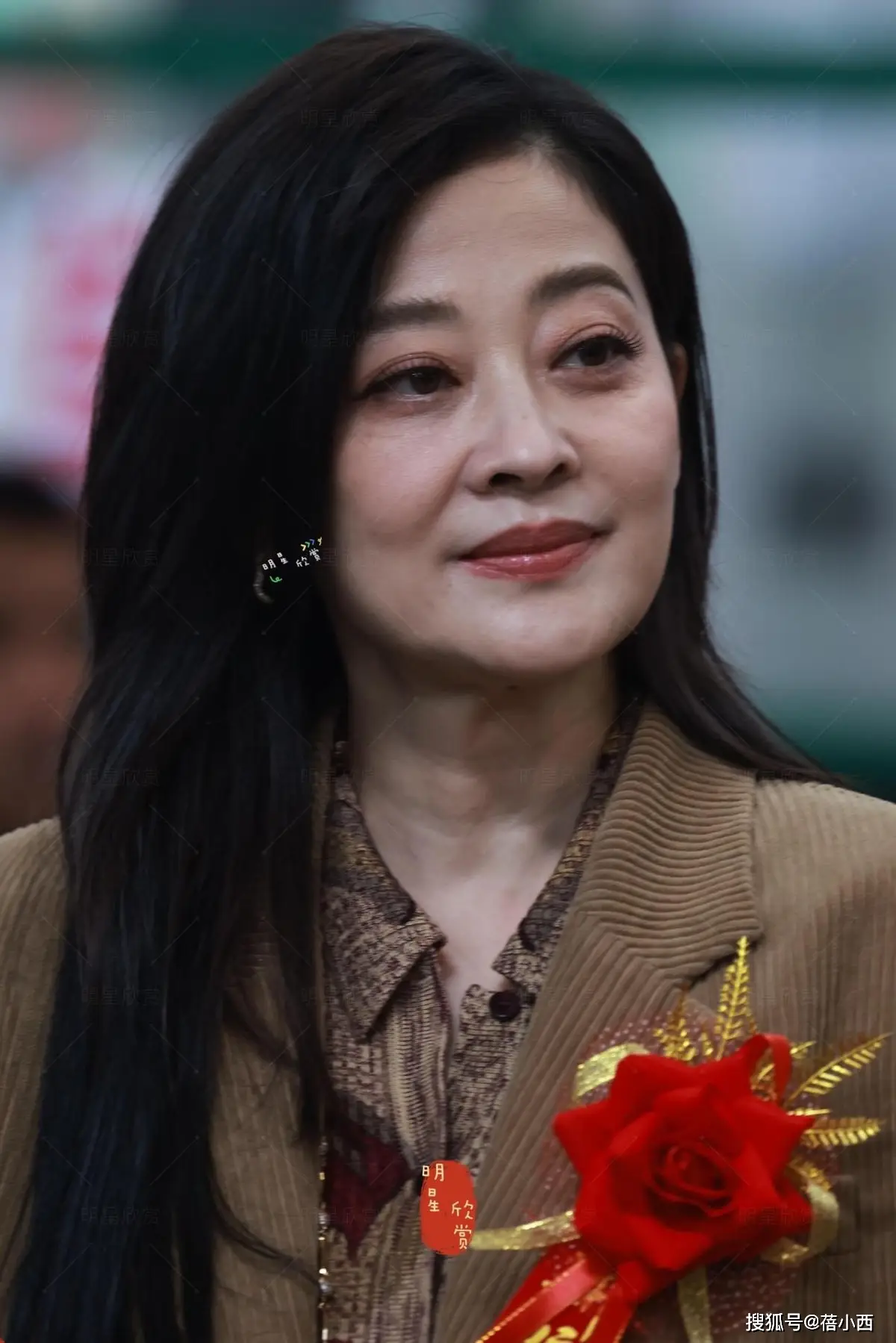 西装半身裙配什么鞋子__西装半身裙