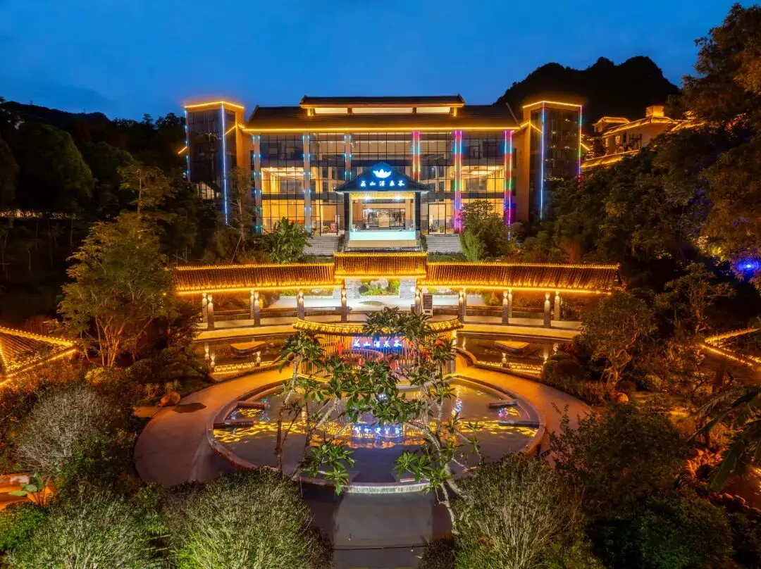 温馨提示还是温馨提醒_错峰出行在文中是指_