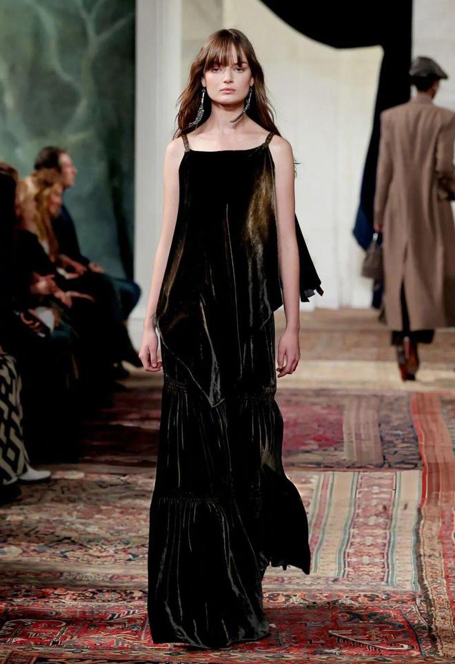 _2021纽约春夏时装秀_春夏纽约时装周