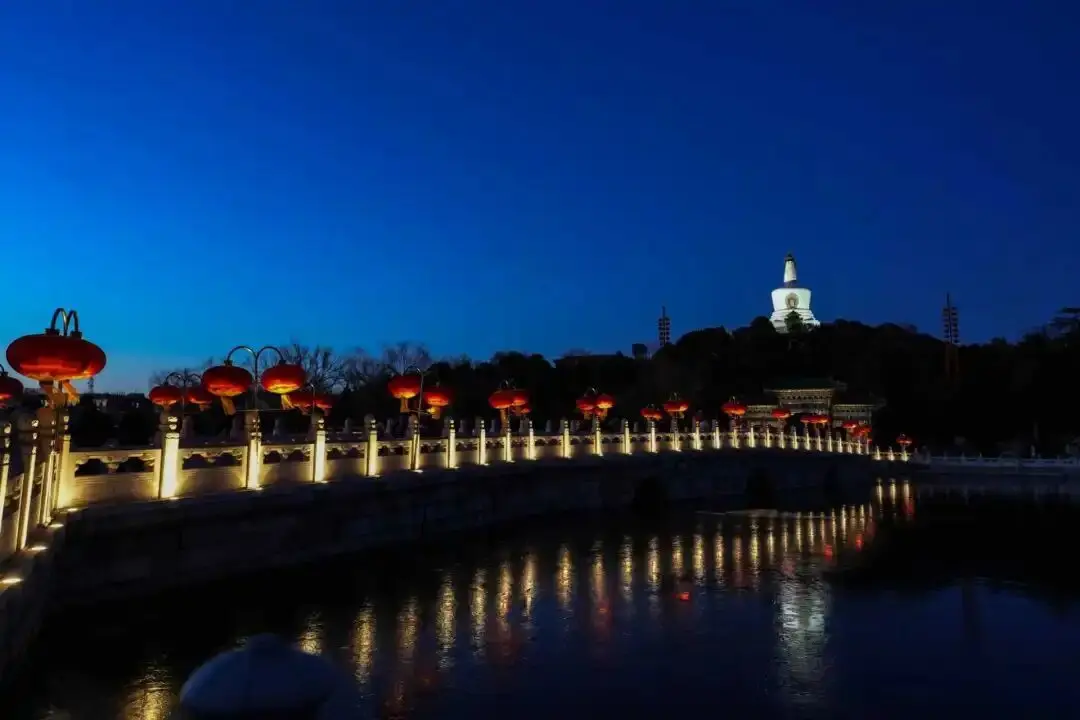 春节假期第五天，北京65.68万人次“日间赏景、夜间游园”