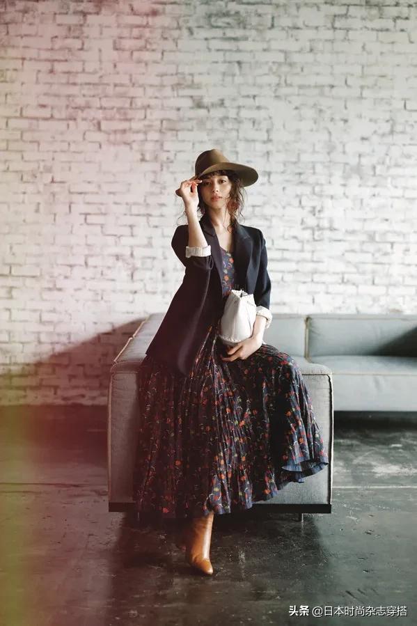 出错黑色外套容易掉色吗_出错黑色外套容易过敏吗_