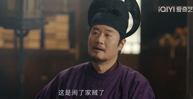 一边捧上天一边骂退圈，这位新晋顶流到底冤不冤__一边捧上天一边骂退圈，这位新晋顶流到底冤不冤