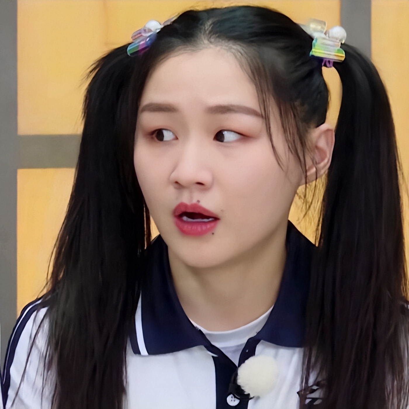 浴缸陪睡、洗内裤接口水、跪地服务，这些明星不把助理当人看！_浴缸陪睡、洗内裤接口水、跪地服务，这些明星不把助理当人看！_