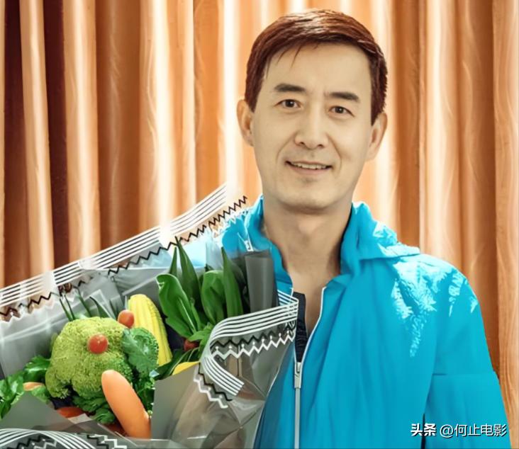 _夫妻年龄相差最大的夫妻_夫妻相差年龄大的明星