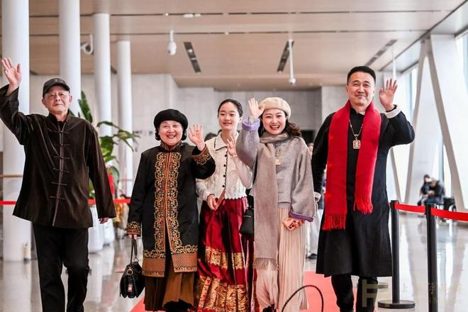 上海博物馆鼎盛千秋__上海博物馆展出