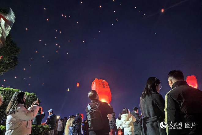 人间烟火味年味正浓时_人间烟火处年味渐浓时_