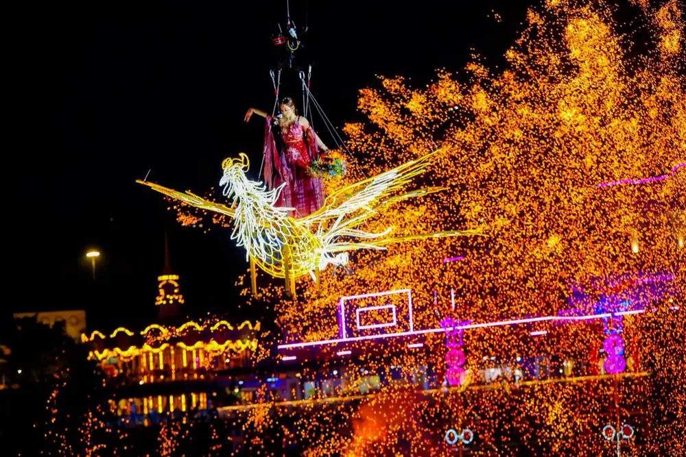 非遗碰撞国潮 重庆多个景区“新式年味”引客来