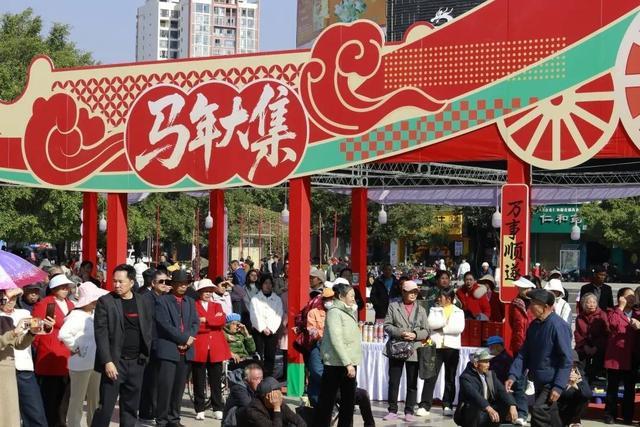 阳光作伴人气爆棚 春节假期凉山文旅市场持续火热_阳光作伴人气爆棚 春节假期凉山文旅市场持续火热_