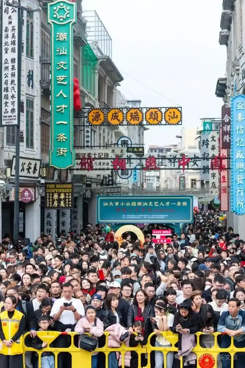 景区客流量分析与预测报告__景点客流