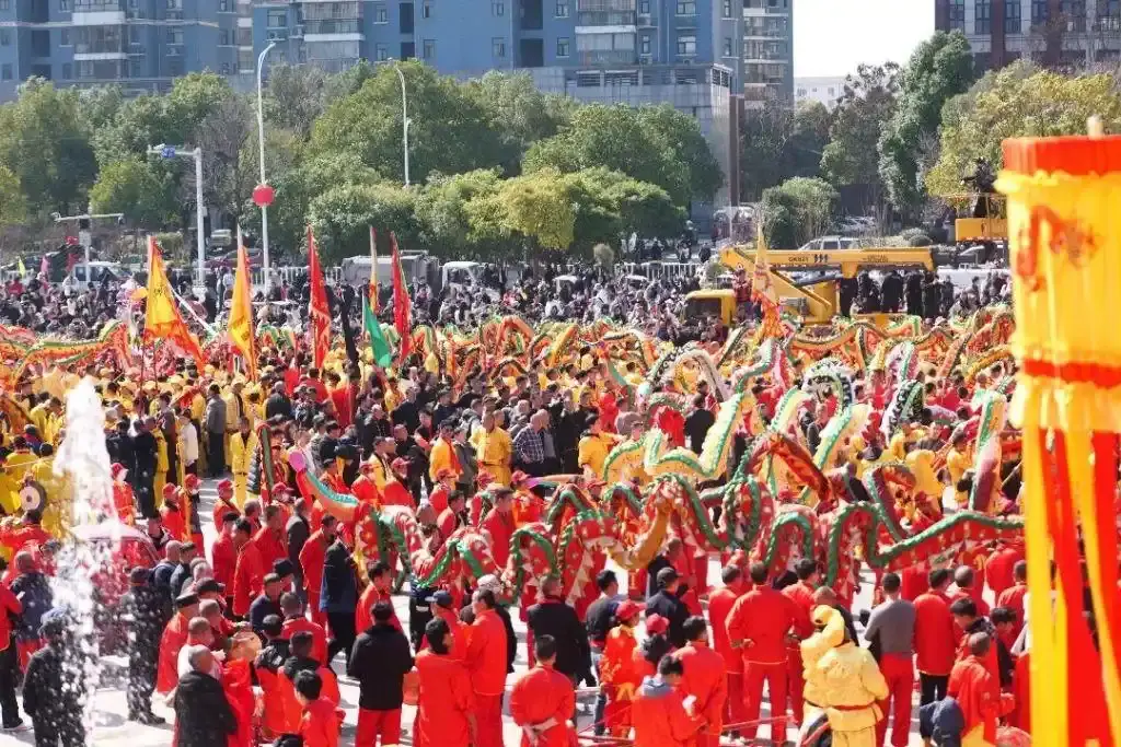 景点客流_景区客流量分析与预测报告_
