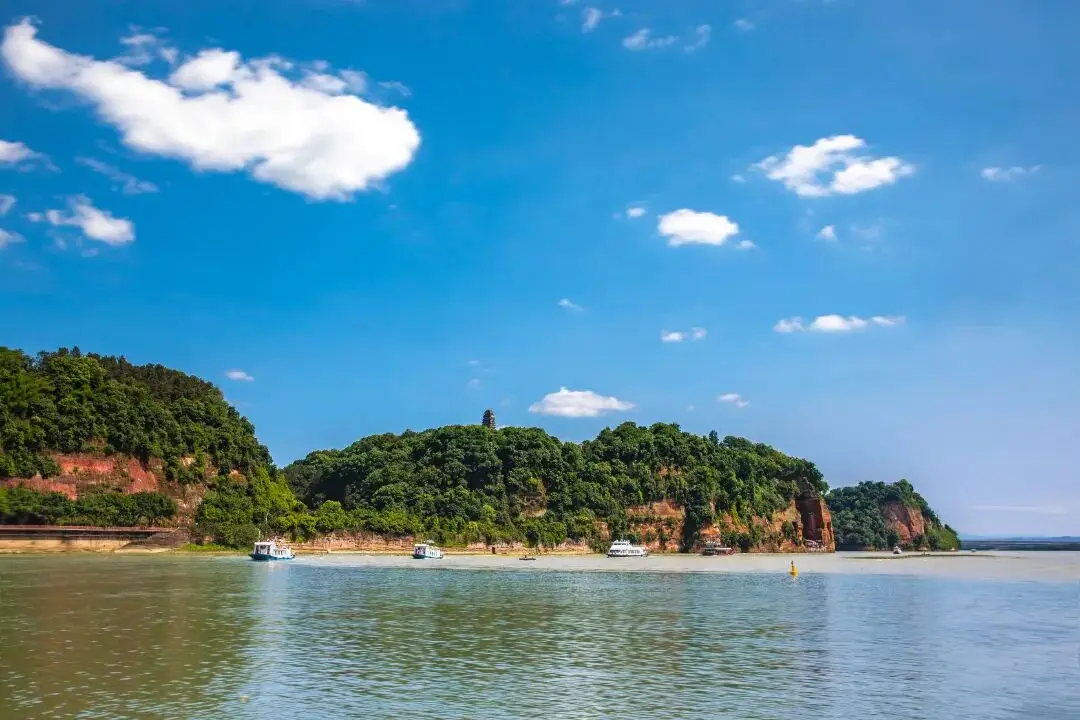 _假期的尾巴还是要抓一下_抓住假期的尾巴的说说