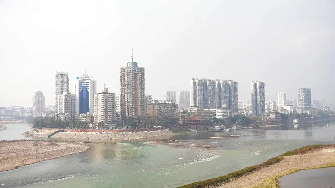 _假期的尾巴还是要抓一下_抓住假期的尾巴的说说