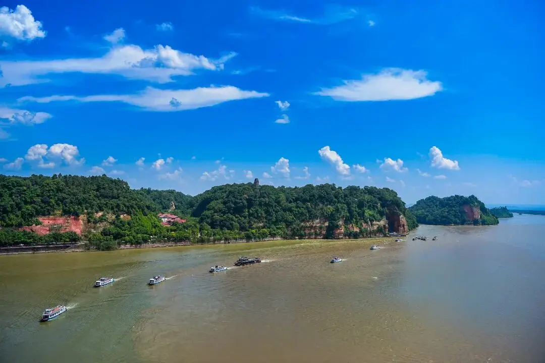 假期的尾巴还是要抓一下__抓住假期的尾巴的说说