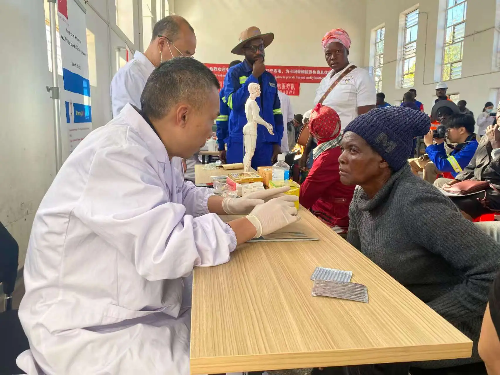 _援助非洲医疗队有感_援非抗疫医疗队