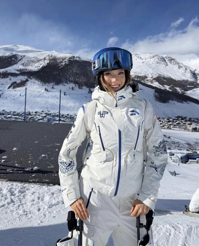 谷爱凌重伤后摘银，31岁水管工首登冬奥，她们穿的也很精彩！