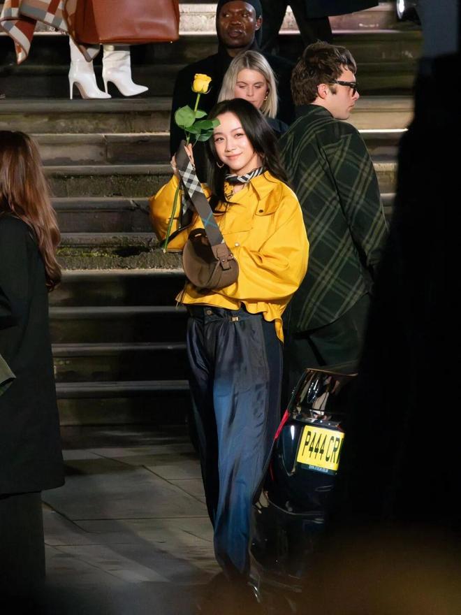 谷爱凌重伤后摘银,31岁水管工首登冬奥,她们穿的也很精彩!__谷爱凌重伤后摘银,31岁水管工首登冬奥,她们穿的也很精彩!