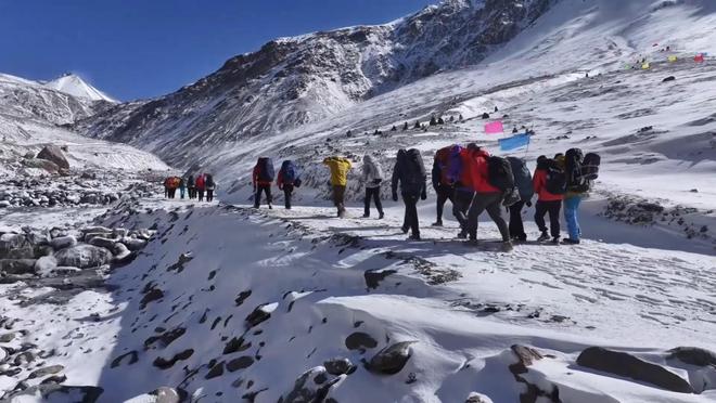 _新华视点|从“冰天雪地”到“文旅高地”:青海冬季旅游“冷资源”实现“热转化”_新华视点|从“冰天雪地”到“文旅高地”:青海冬季旅游“冷资源”实现“热转化”