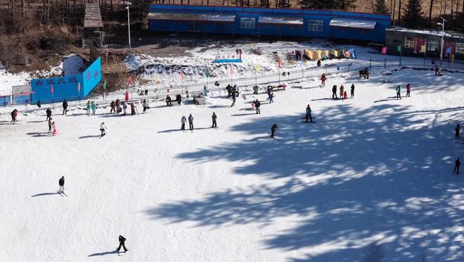 新华视点|从“冰天雪地”到“文旅高地”:青海冬季旅游“冷资源”实现“热转化”_新华视点|从“冰天雪地”到“文旅高地”:青海冬季旅游“冷资源”实现“热转化”_
