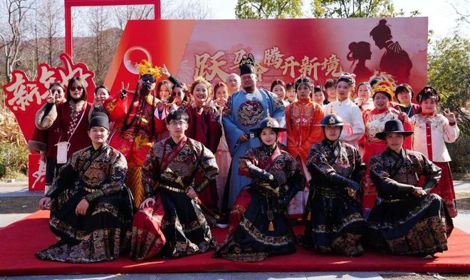 圆满收官!横沙马年新春集市,智能与古风共绘岛上年味新篇章__圆满收官!横沙马年新春集市,智能与古风共绘岛上年味新篇章