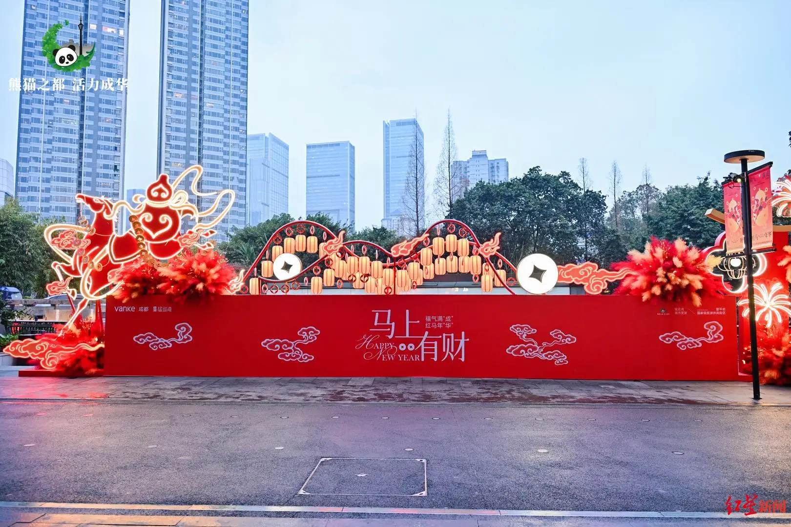 “骑马上成都”火了，春节入境游有多热？