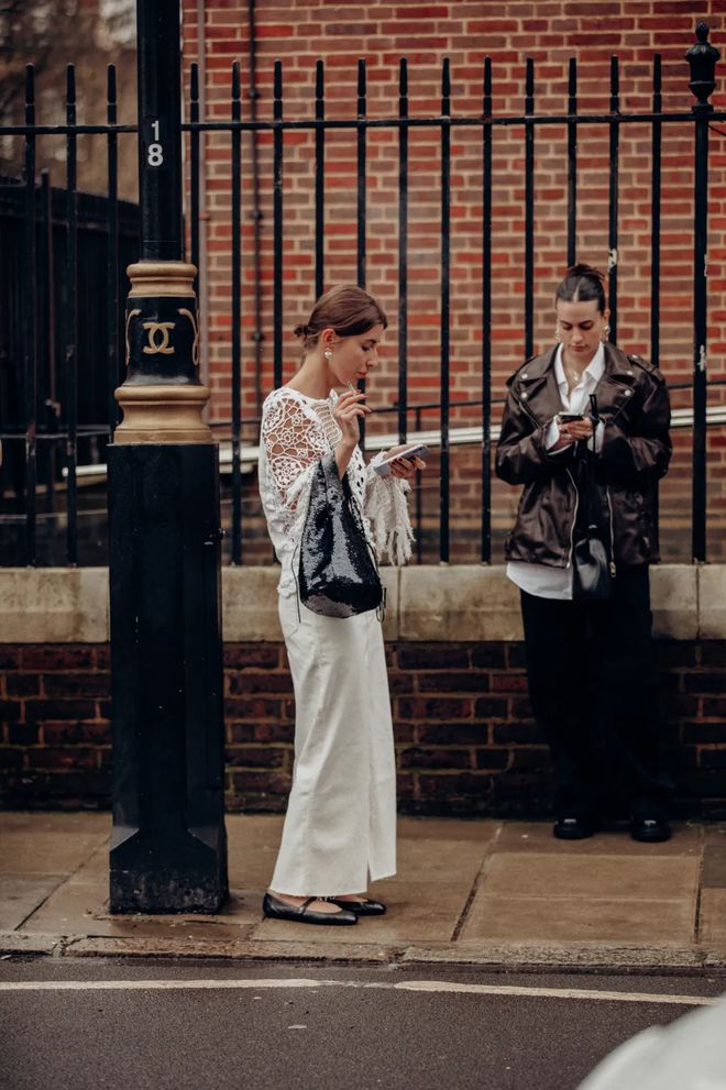 小黑鞋搭配什么裤子夏天_小黑鞋的搭配_