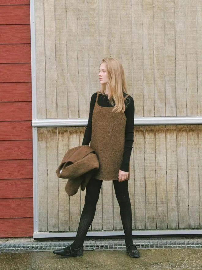 小黑鞋搭配什么裤子夏天_小黑鞋的搭配_