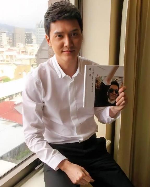 _赵丽颖离婚后高调_赵丽颖离婚后首露面