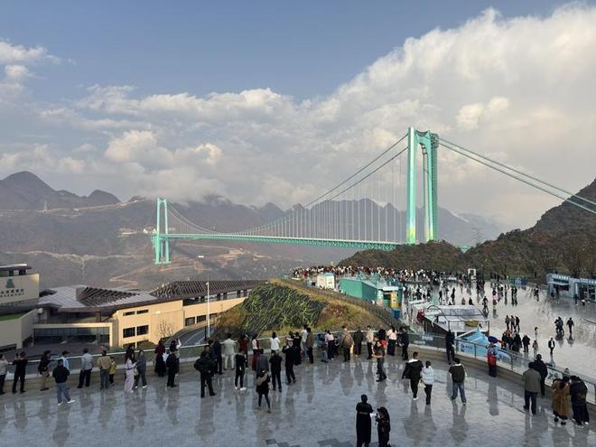 春节期间“世界第一高桥”接待游客27万人次