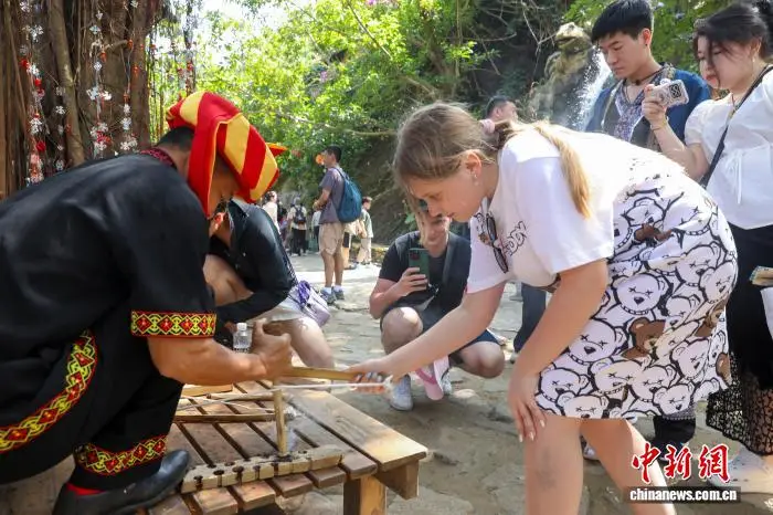 海南封关看变化：春节假日旅游“热力全开”