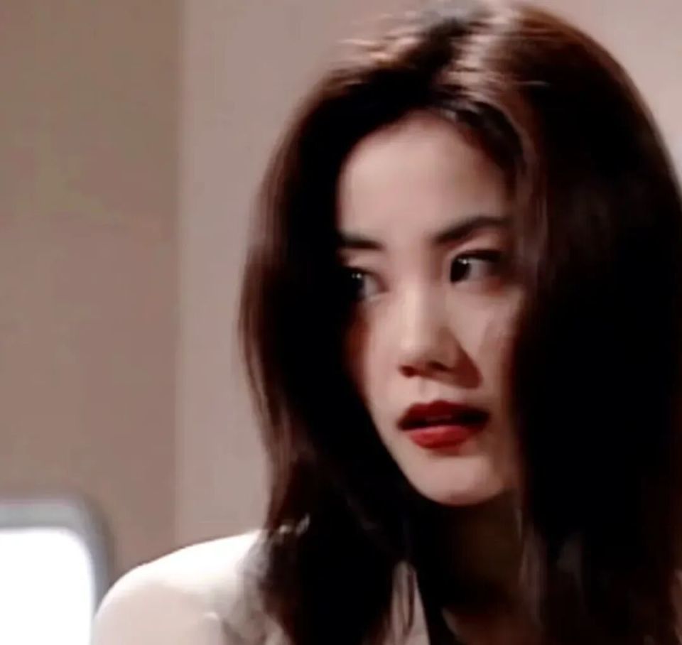 谢霆锋没想到,“美人迟暮”的残酷现实,如今也发生在了王菲身上