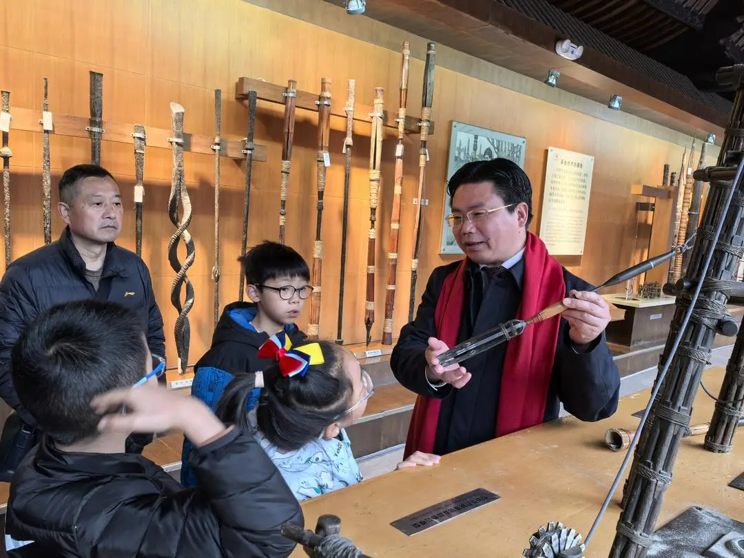 众王驾到有第二部吗什么时候_隐隐作痛怎么写_