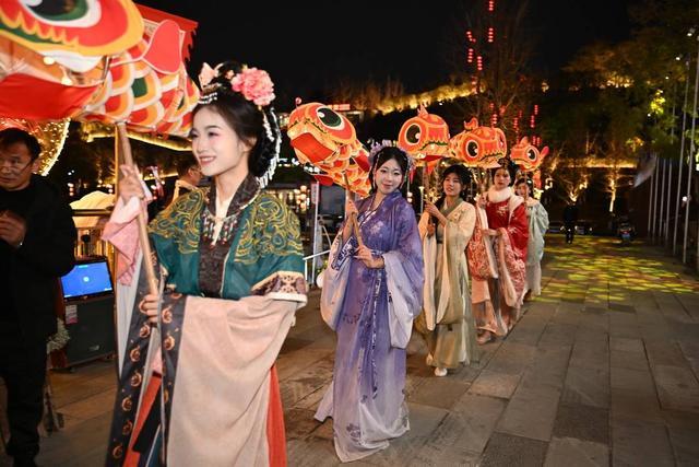 _元气骑士雇佣新随从扣血_民国时期派克钢笔价格