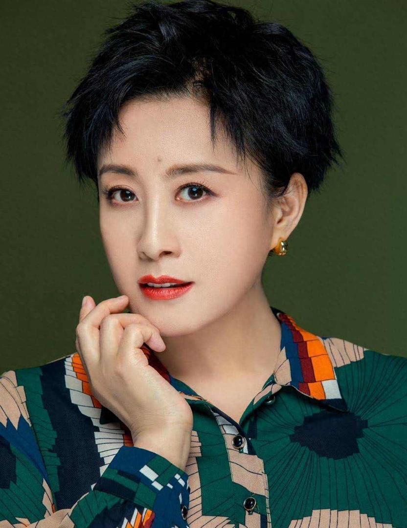 她长得漂亮,演技好,出道30年零绯闻,嫁小丈夫不生孩子也幸福