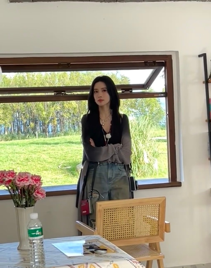 孟子图__薛之谦录节目遇路人