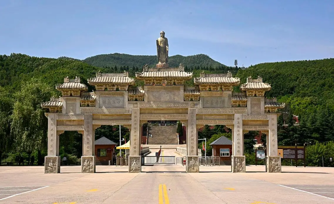 耗费12亿人民币，修建完成的“世界最高佛”，如今水喝不起拜不起__耗费12亿人民币，修建完成的“世界最高佛”，如今水喝不起拜不起