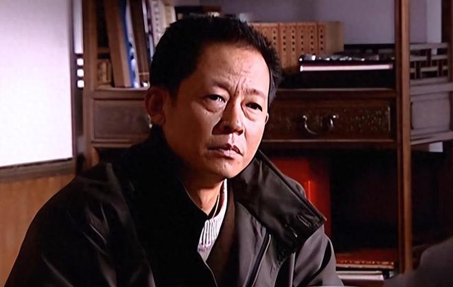 丁元英:凡是过度干涉他人生活的人,不管到哪里都不会过得很幸福