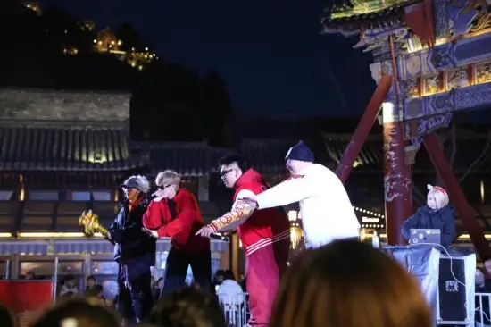 古北过大年,水镇找喜事!古北水镇新春音乐季燃动春节档,以演艺赋能文旅树立行业新标杆_古北过大年,水镇找喜事!古北水镇新春音乐季燃动春节档,以演艺赋能文旅树立行业新标杆_