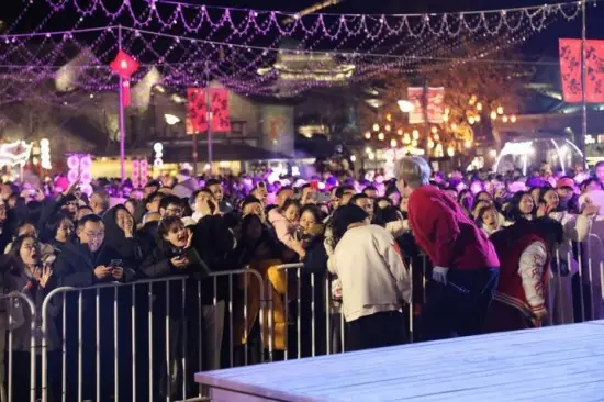 古北过大年,水镇找喜事!古北水镇新春音乐季燃动春节档,以演艺赋能文旅树立行业新标杆_古北过大年,水镇找喜事!古北水镇新春音乐季燃动春节档,以演艺赋能文旅树立行业新标杆_