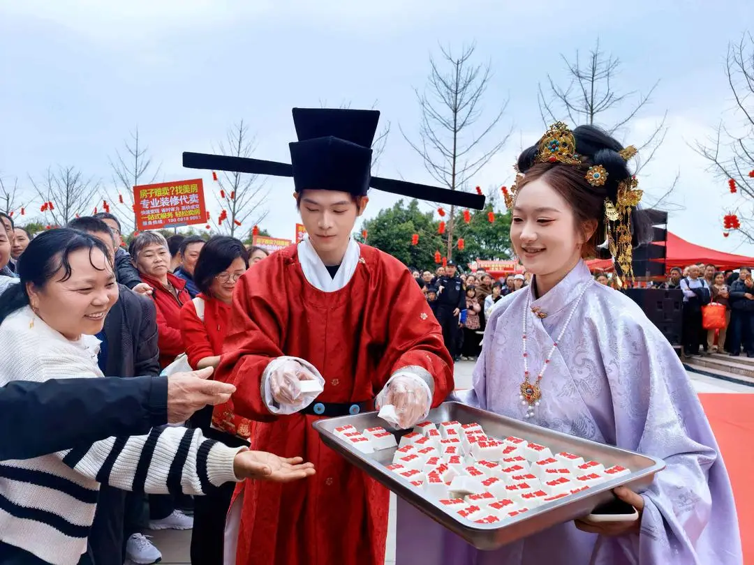 单日超30万人次参与!“元九登高”为啥这么火?__单日超30万人次参与!“元九登高”为啥这么火?