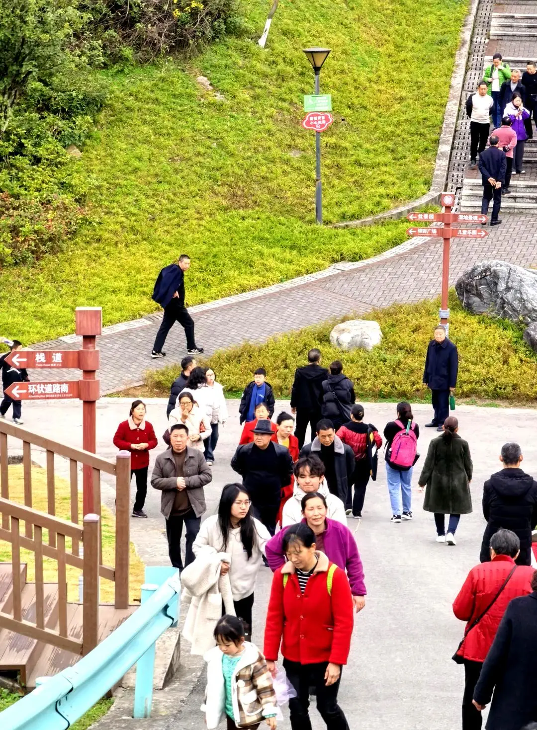 单日超30万人次参与!“元九登高”为啥这么火?__单日超30万人次参与!“元九登高”为啥这么火?