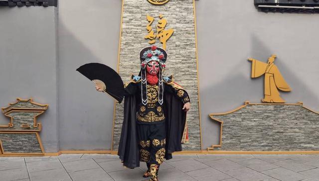 马年新春寻年味，来锦里沉浸式逛庙会