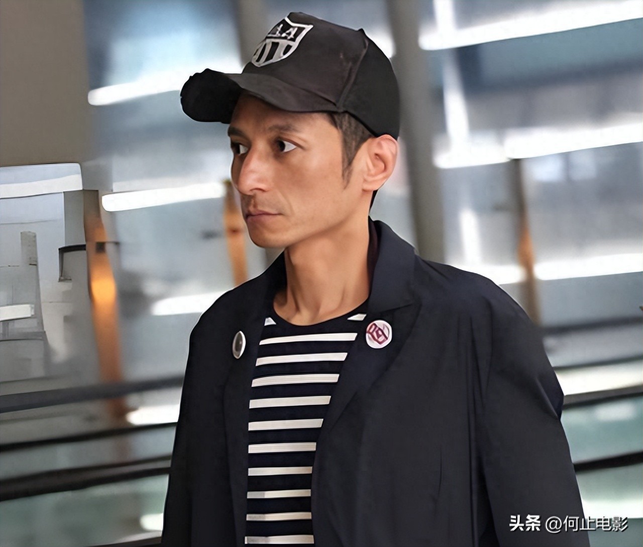 49岁无儿无女的李维嘉,从主持人到“精神病”,怎么活成这样?