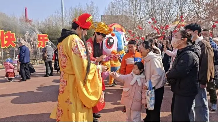 富华游乐园春节期间接待游客7万人次,元宵节精彩继续