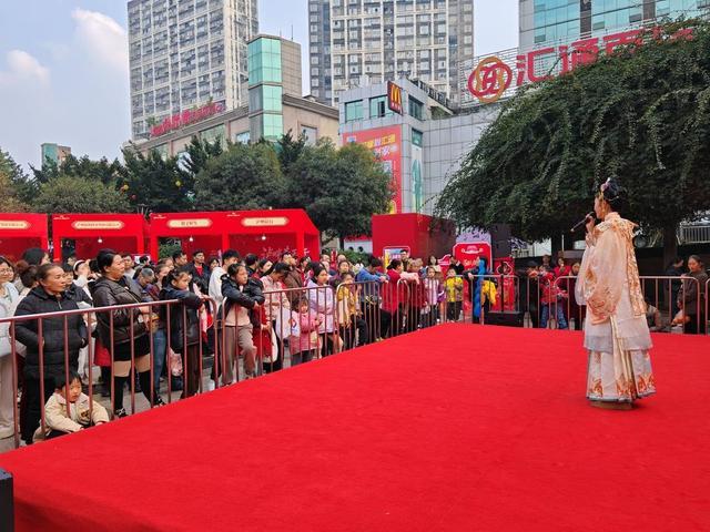 _春节客流量超300万人次，营业额近3亿！四川泸州江阳消费市场“热辣滚烫”_春节客流量超300万人次，营业额近3亿！四川泸州江阳消费市场“热辣滚烫”