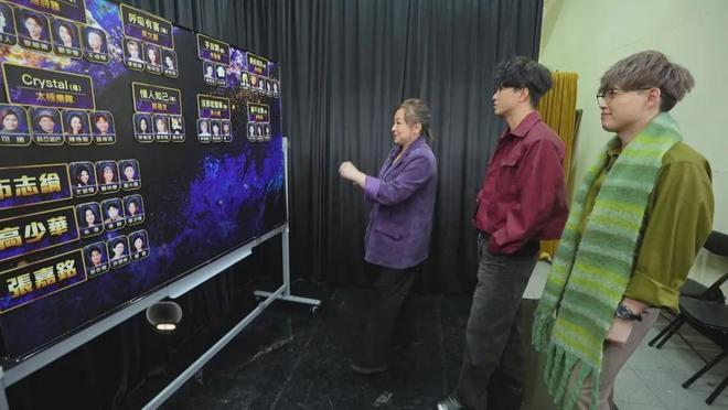 中年好聲音4丨導師分組賽將淘汰6人！藝人選手除罩露真身震撼全場_中年好聲音4丨導師分組賽將淘汰6人！藝人選手除罩露真身震撼全場_